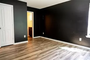 9702 Pond Vista Court, Charlotte, NC 28216 - Photo 19