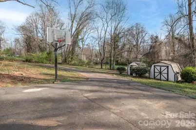 624 Brentwood Court, Winston Salem, NC 27104 - Photo 37