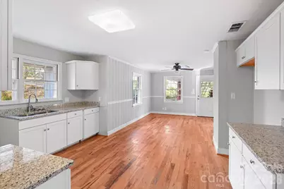 624 Brentwood Court, Winston Salem, NC 27104 - Photo 9