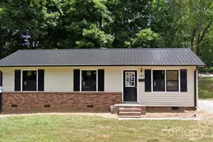 100 W Nims Ave, Mount Holly, NC 28120 - Photo 1