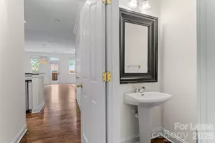 1192 Hampton Gardens Ln, Charlotte, NC 28209 - Photo 15