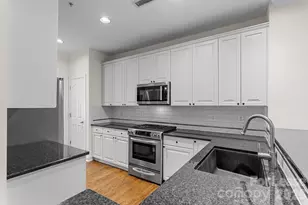 1192 Hampton Gardens Ln, Charlotte, NC 28209 - Photo 11