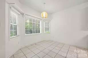 1928 Twin Ponds Dr, Hickory, NC 28602 - Photo 9