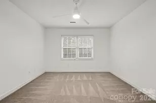 1928 Twin Ponds Dr, Hickory, NC 28602 - Photo 15