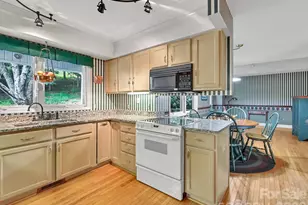 101 Valley Hill Dr, Hendersonville, NC 28791 - Photo 15