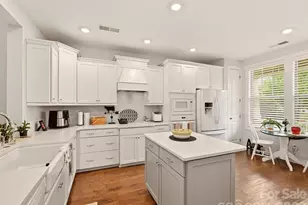 7569 Short Putt Ct, Charlotte, NC 28215 - Photo 11