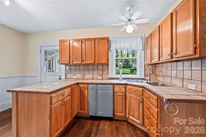 18 Westover Drive, Asheville, NC 28801 - Photo 11