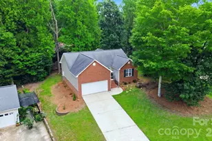 1008 Raywood Ct, Matthews, NC 28104 - Photo 3