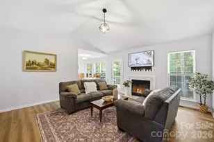 1008 Raywood Ct, Matthews, NC 28104 - Photo 7