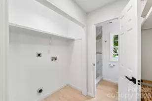 318 Red Roan Pl, Charlotte, NC 28215 - Photo 31