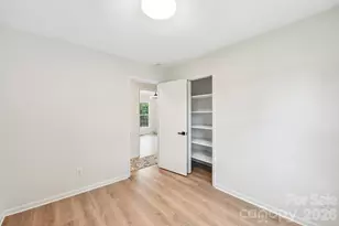 318 Red Roan Pl, Charlotte, NC 28215 - Photo 19