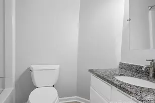 607 Oakbluff Cir, Charlotte, NC 28216 - Photo 17