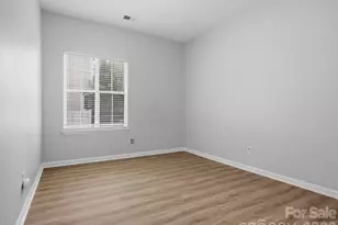 607 Oakbluff Cir, Charlotte, NC 28216 - Photo 15