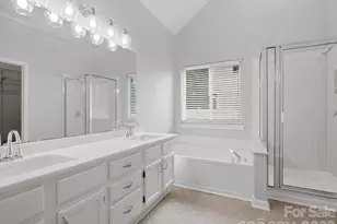 607 Oakbluff Cir, Charlotte, NC 28216 - Photo 13