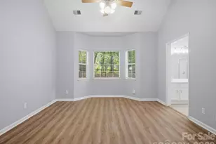 607 Oakbluff Cir, Charlotte, NC 28216 - Photo 11