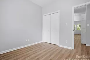 607 Oakbluff Cir, Charlotte, NC 28216 - Photo 19