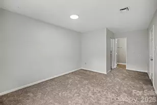 4902 Spring Lake Dr, Charlotte, NC 28212 - Photo 11