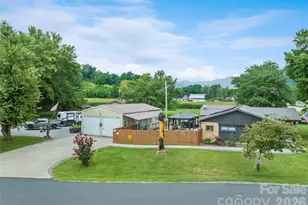 2906 Jonathan Creek Rd, Waynesville, NC 28785 - Photo 5