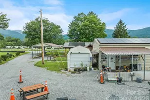 2906 Jonathan Creek Rd, Waynesville, NC 28785 - Photo 11