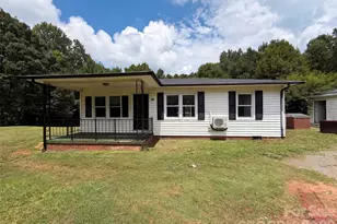 704 Morningside Dr, Mount Holly, NC 28120 - Photo 1
