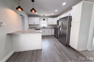 704 Morningside Dr, Mount Holly, NC 28120 - Photo 9