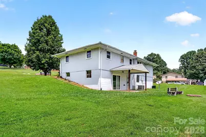 224 Cherokee Way, Marion, NC 28752 - Photo 5
