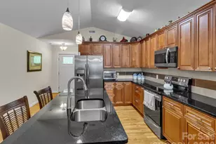 140 February Ln, Waynesville, NC 28785 - Photo 7