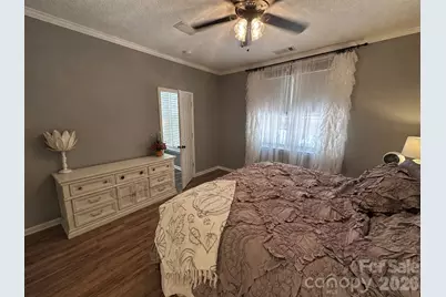 4515 Fox Thorne Drive, Charlotte, NC 28216 - Photo 7