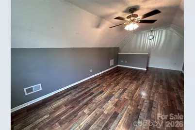 4515 Fox Thorne Drive, Charlotte, NC 28216 - Photo 15