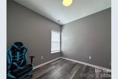 4515 Fox Thorne Drive, Charlotte, NC 28216 - Photo 9