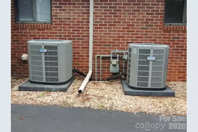 409 East K Street E, Newton, NC 28658 - Photo 5