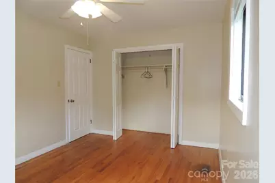 409 East K Street E, Newton, NC 28658 - Photo 17
