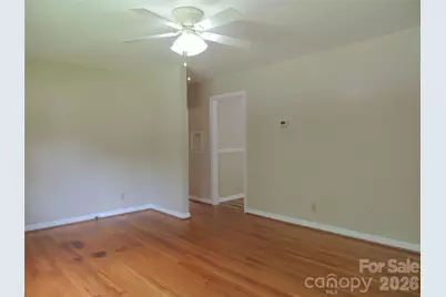 409 East K Street E, Newton, NC 28658 - Photo 11