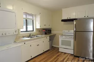 409 East K Street E, Newton, NC 28658 - Photo 9