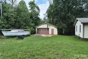 1981 Mollys Backbone Rd, Sherrills Ford, NC 28673 - Photo 3