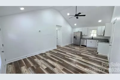 513 E Ohio Avenue, Bessemer City, NC 28016 - Photo 9