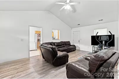 5205 Windy Valley Drive, Charlotte, NC 28208 - Photo 3