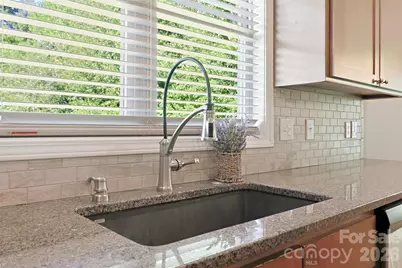 125 Beechmont Drive, Morganton, NC 28655 - Photo 5