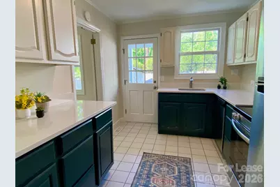 5300 Buckingham Drive, Charlotte, NC 28209 - Photo 7