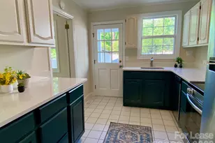 5300 Buckingham Dr, Charlotte, NC 28209 - Photo 7