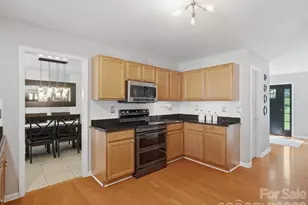 8807 Royal Bluff Dr, Charlotte, NC 28269 - Photo 11
