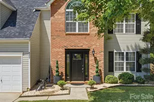 8807 Royal Bluff Dr, Charlotte, NC 28269 - Photo 3