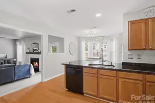 8807 Royal Bluff Dr, Charlotte, NC 28269 - Photo 9