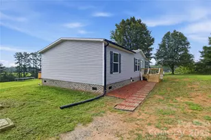 3906 Hollis Rd, Ellenboro, NC 28040 - Photo 5