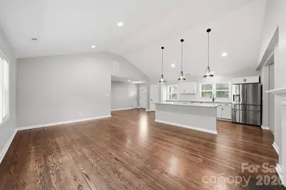 908 13th Street NW, Conover, NC 28613 - Photo 5