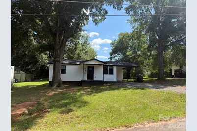 615 E Saunders Avenue, Newton, NC 28658 - Photo 1