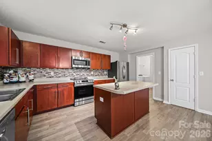9220 Seamill Rd, Charlotte, NC 28278 - Photo 5