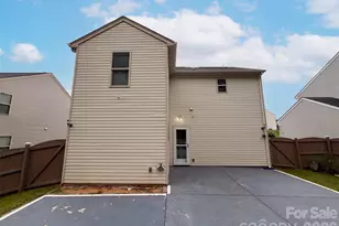 7329 Hidden Creek Dr, Charlotte, NC 28214 - Photo 5