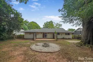 1926 Tyvola Rd, Charlotte, NC 28210 - Photo 21
