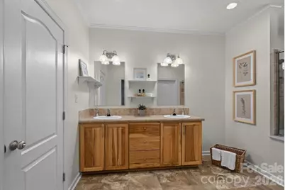 10429 Starwood Drive, Charlotte, NC 28215 - Photo 15